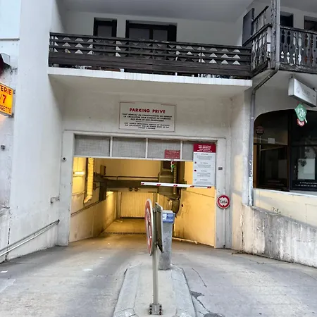 L'ecrin De L'aiguille *